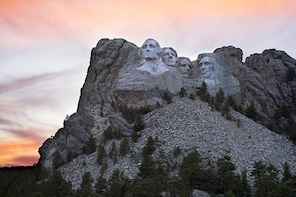 Southern Black Hills Parks and Monuments Tour - Mt Rushmore and more!