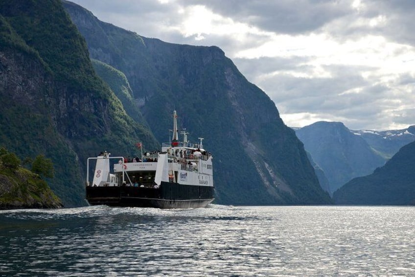 Ferry on the Nærøyfjorden-Øyvind Heen - VisitNorway.com