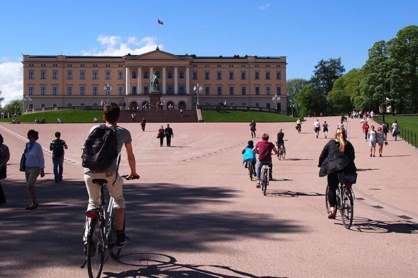 Riding up to the Royal Palace, the only real "hill" on the tour
