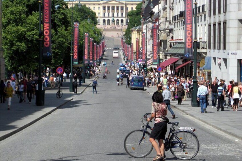 The main street of Karl Johans Gate with the Royal Palace in the distance