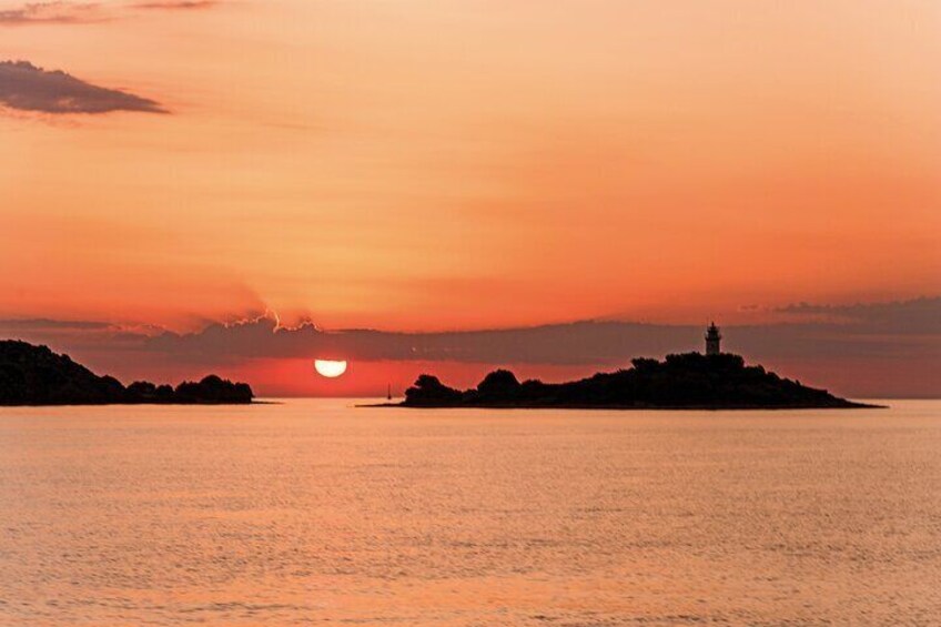 Sunrise Boat Trip in Mallorca with Dolphin-Watching