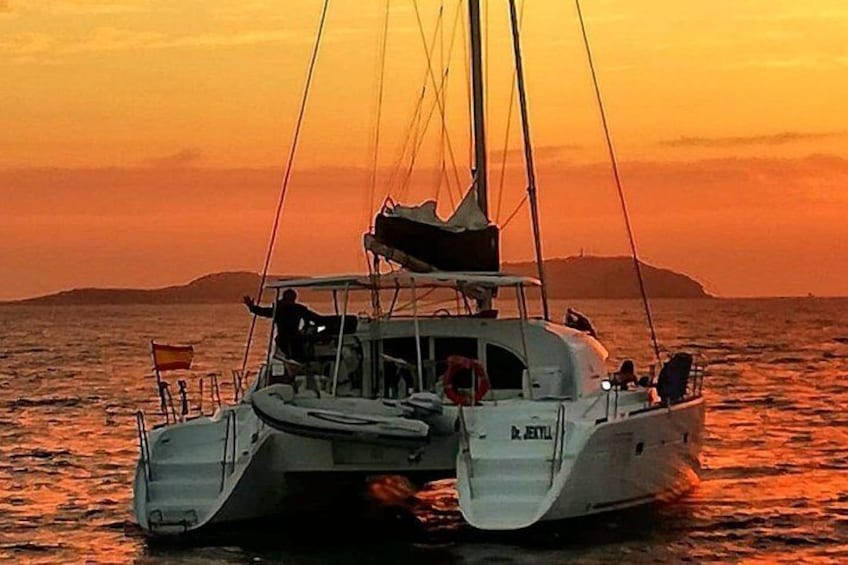 End your day with a breathtaking sunset from our catamaran