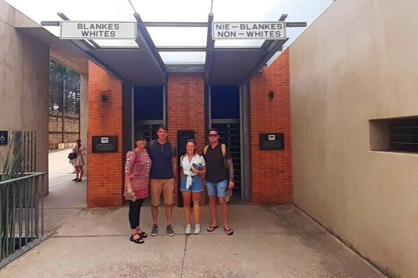 Soweto & Apartheid Museum Guided Tour