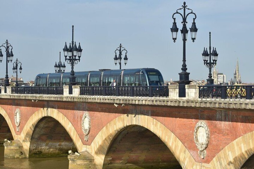 Crédit Bordeaux Métropole Le pont de pierre