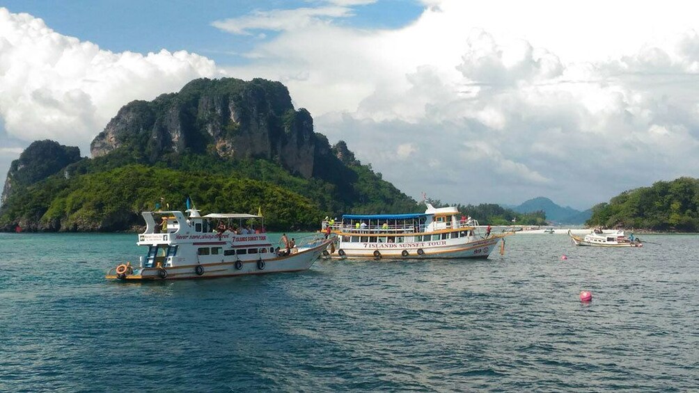 Snorkeling and Sunset Krabi 7 Islands Tour by Big Boat