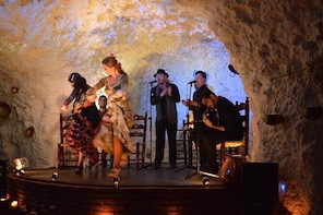 Skip the Line: 1 Hour Flamenco Show Ticket in a Cave-Restaurant in Granada