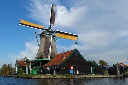 Moulins à vent de Zaanse Schans, fromage et sabots et visite de Volendam au...