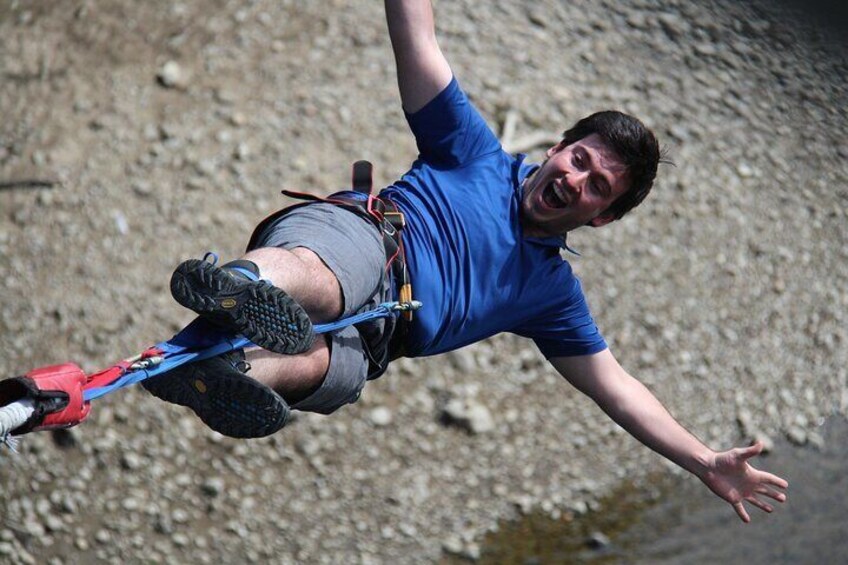 Bungee jump from 40 meters in the stunning valley of Killiecrankie