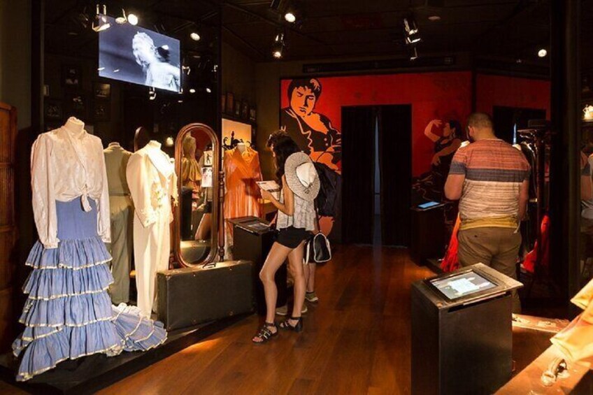 Seville Combined ticket: Flamenco Show + Visit to the Flamenco Dance Museum