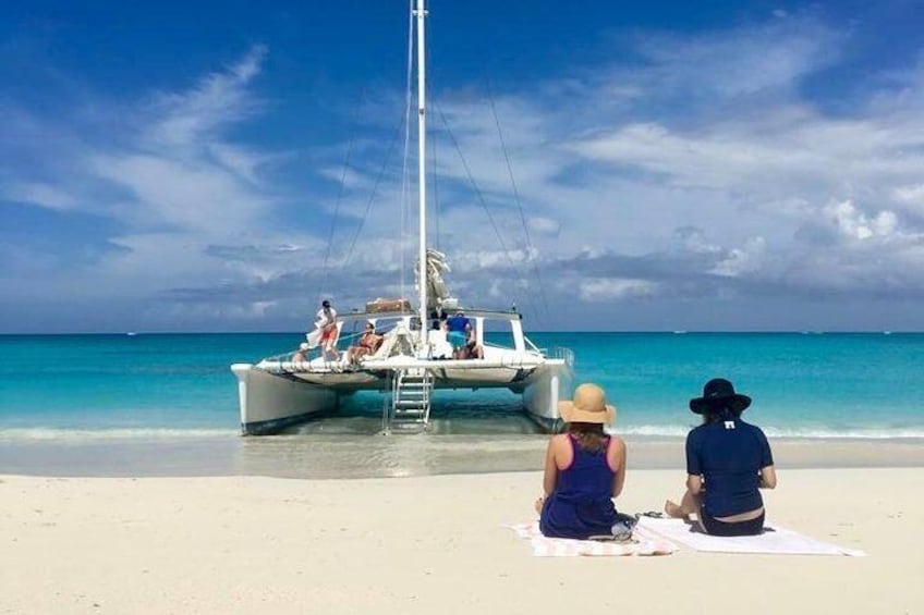 4 Hour Group Catamaran Sail and Snorkel Tour from Grace Bay, Providenciales