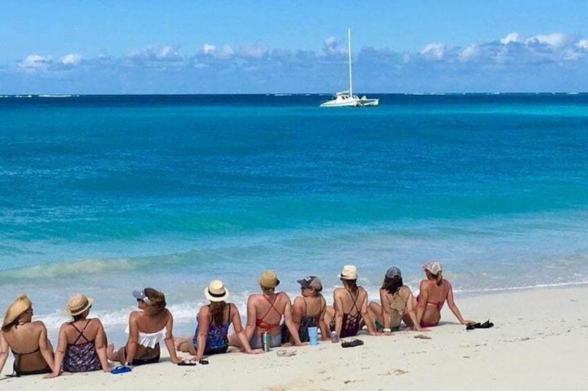 4 Hour Group Catamaran Sail and Snorkel Tour from Grace Bay, Providenciales
