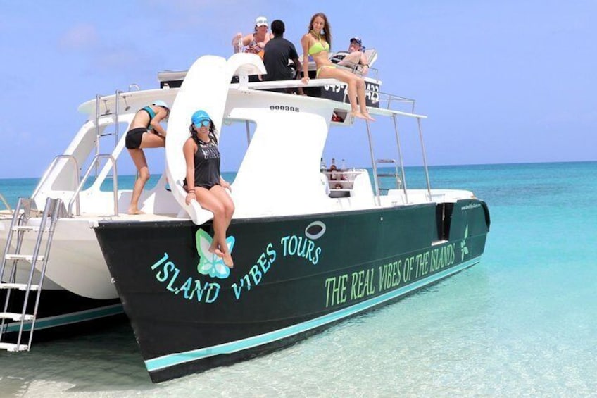 Full Day Beach BBQ Lunch & Snorkeling Excursion in Grace Bay