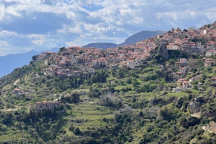 Delphi village