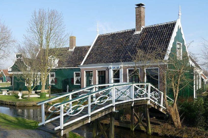 Full day tour to Giethoorn incl Canal Cruise and Windmills tour from Amsterdam