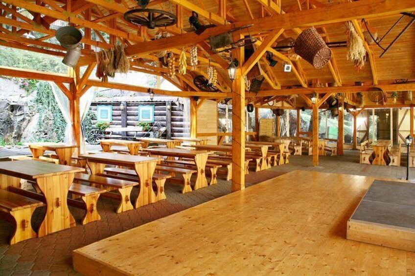 Czech Folklore Show with dinner and private transfer