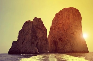 Sunset boat tour in Capri