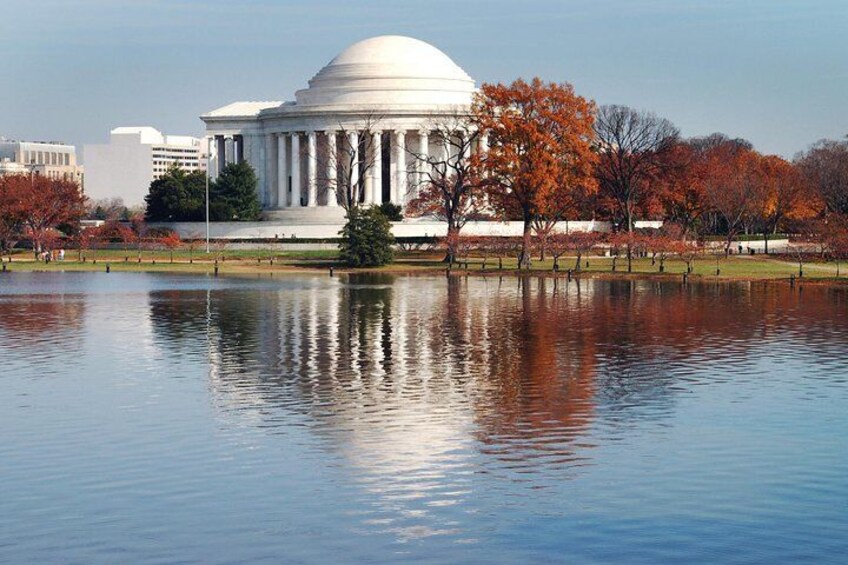 Jefferson memorial reflected on the tidal basin