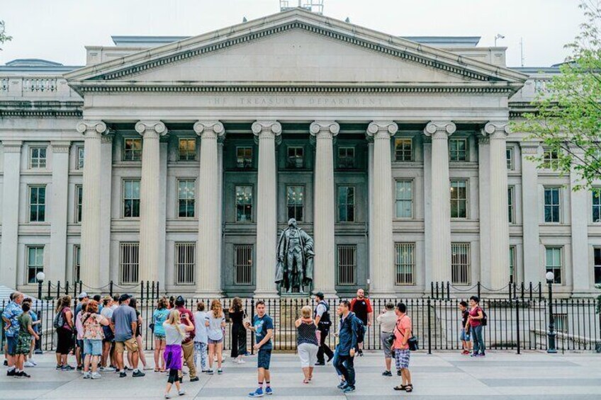 Half-Day Grand Sightseeing Tour of Washington DC with Stops at 8 Top Sites