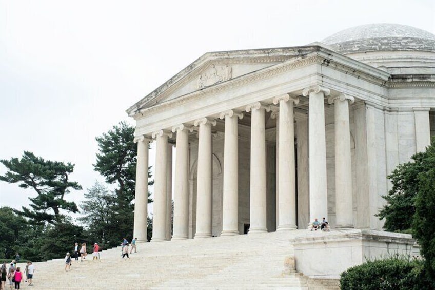 Half-Day Grand Sightseeing Tour of Washington DC with Stops at 8 Top Sites