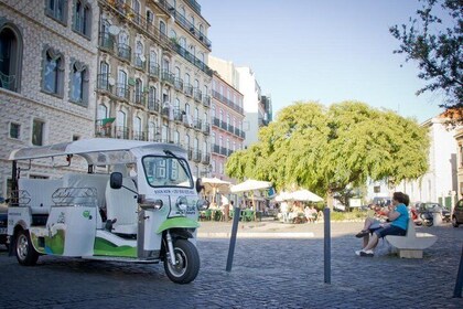 Tour privado en tuk tuk de 1,5 horas por el casco antiguo y el centro de la...