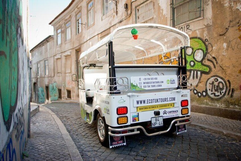 Lisbon: 1.5-Hours Old Town and City Center Tour on a Private Guided Tuk