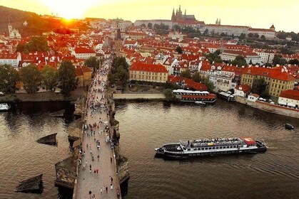 Prague Evening Cruise with Buffet-Style Dinner and Music