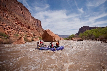 Fisher Towers Rafting Experience from Moab