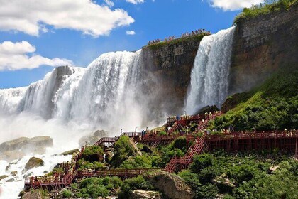 Discovery Niagara Falls USA Tour with Boat & Cave of winds