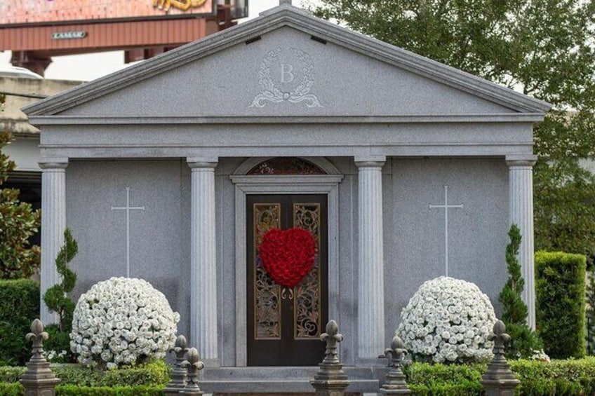 Metairie Cemetery: Tom Benson (New Orleans Saints Owner) Tomb