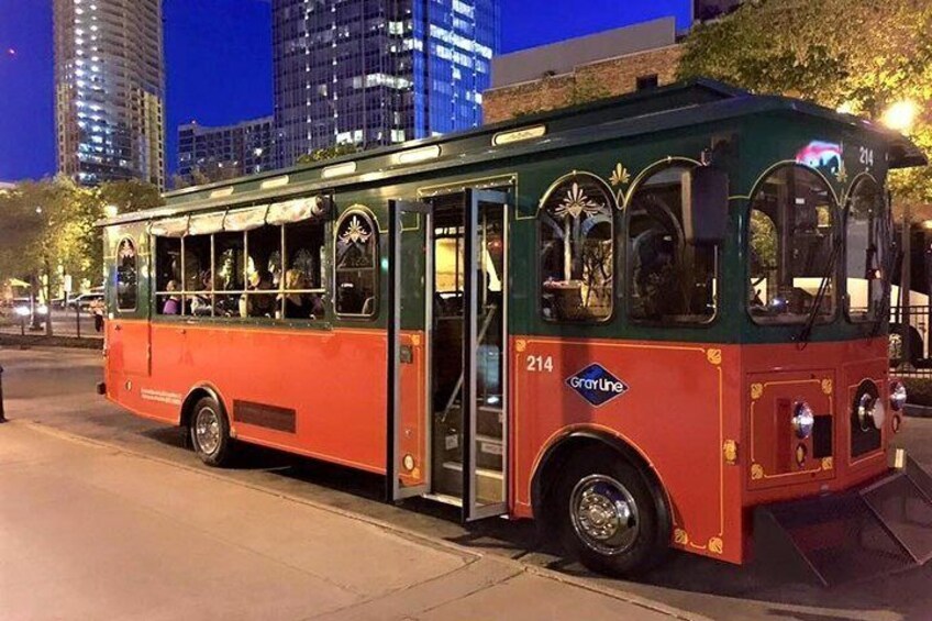 Nashville at Night-Time Trolley Tour with Photo Stops