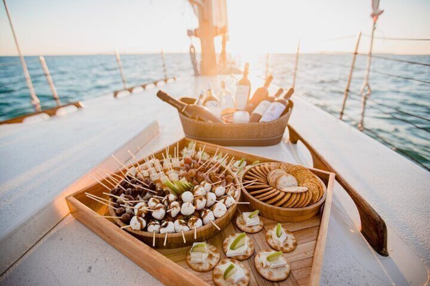 Key West Small-Group Sunset Sail with Wine