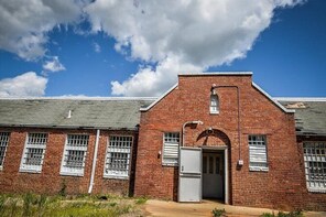 Southern Grace Behind Bars Distillery Tour
