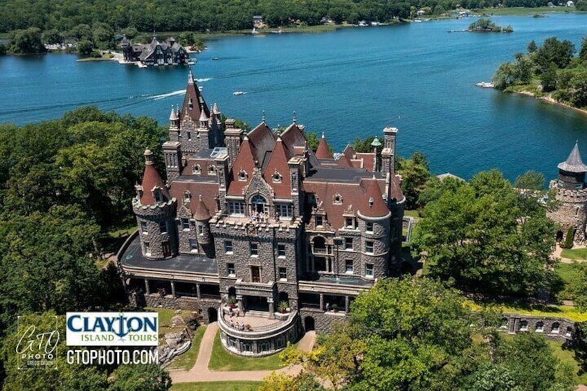 Boldt Castle and 2 Nation Tour