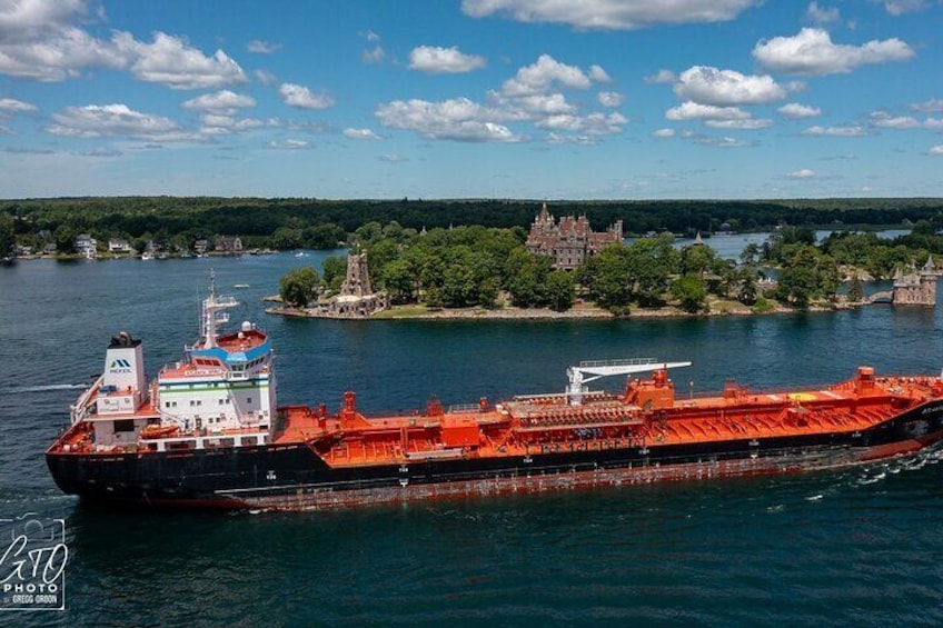 Boldt Castle and 2 Nation Tour