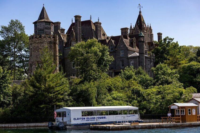 Boldt Castle and 2 Nation Tour
