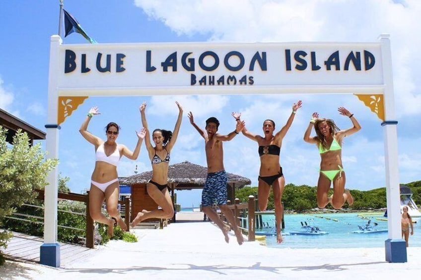 Blue Lagoon Island! 