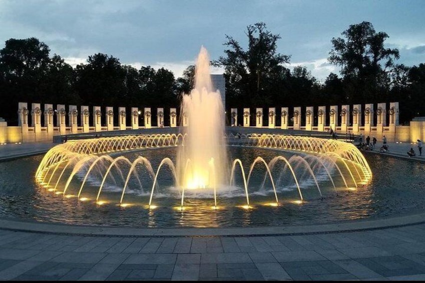 DC in a Day: 10+ Monument Stops, Seasonal Potomac River Cruise .