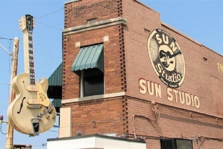 Nashville to Memphis Daytrip with Graceland VIP Tour and Sun Studio Admission