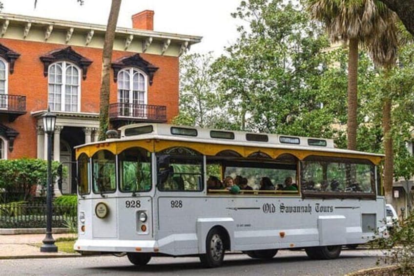 Hop-On Hop-Off Sightseeing Trolley Tour of Savannah