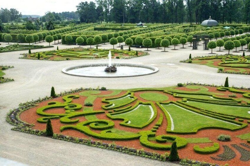 Rundale palace garden