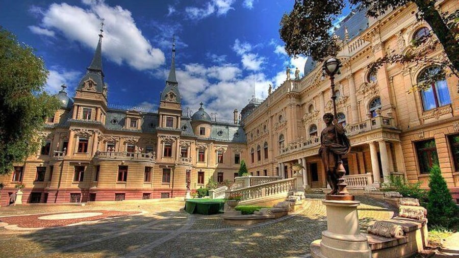 Lodz Small Group Tour from Warsaw with Lunch