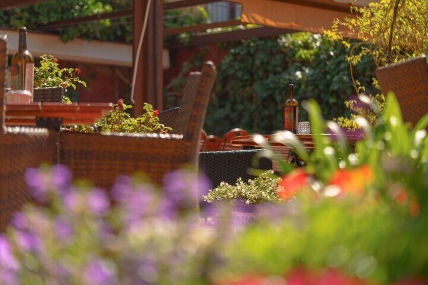 Skip the Line: Flamenco Show Ticket at Jardines de Zoraya, Granada