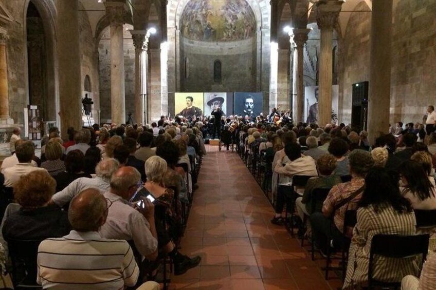 Show item 3 of 8. Puccini e la sua Lucca