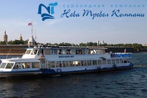 Boat trip on the rivers and canals of St. Petersburg