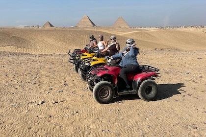 Tour privado pirámides de Giza, esfinge con paseo en camello y quad