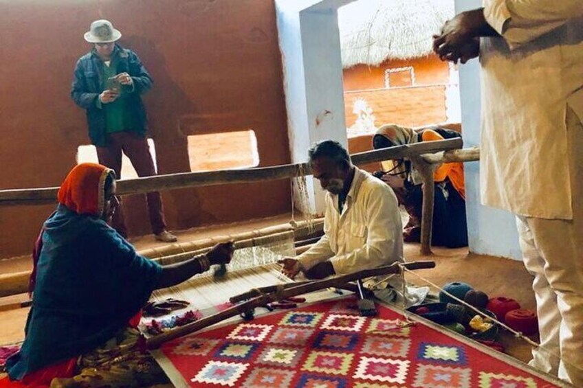 Weaving rugs (Durry)
