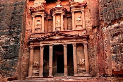 Full-Day Trip To Petra And Wadi Rum