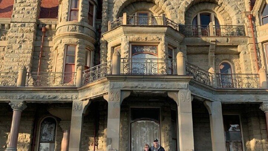 Historical Landmarks Tour of Victoria Grand City and Craigdarroch Castle
