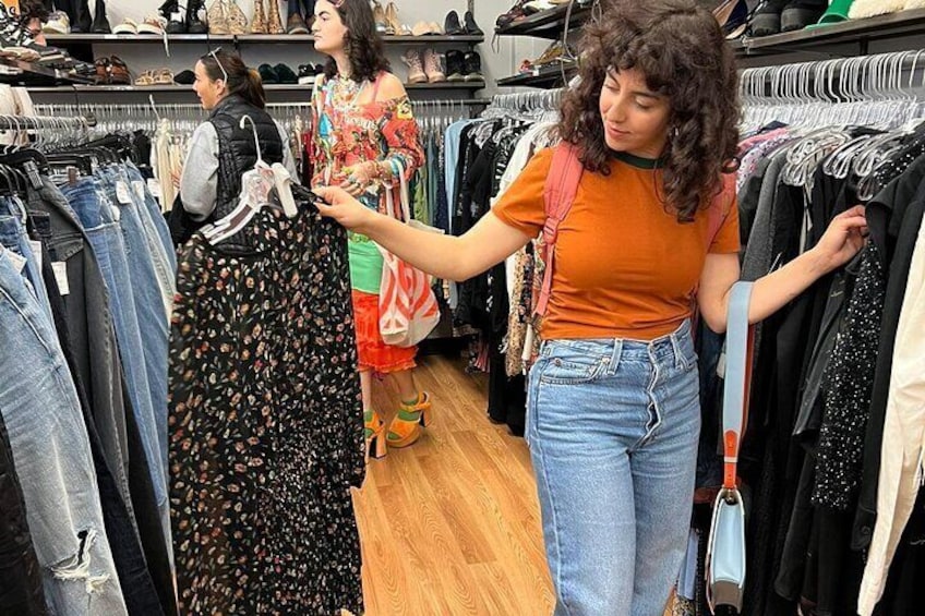 As well as team member Isra! Either Sammy or Isra will host your secondhand shopping tour.