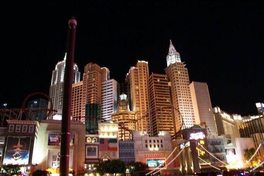 Las Vegas Strip Limo Tour with Champagne and Photographs
